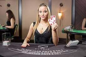 ee90 Live Casino